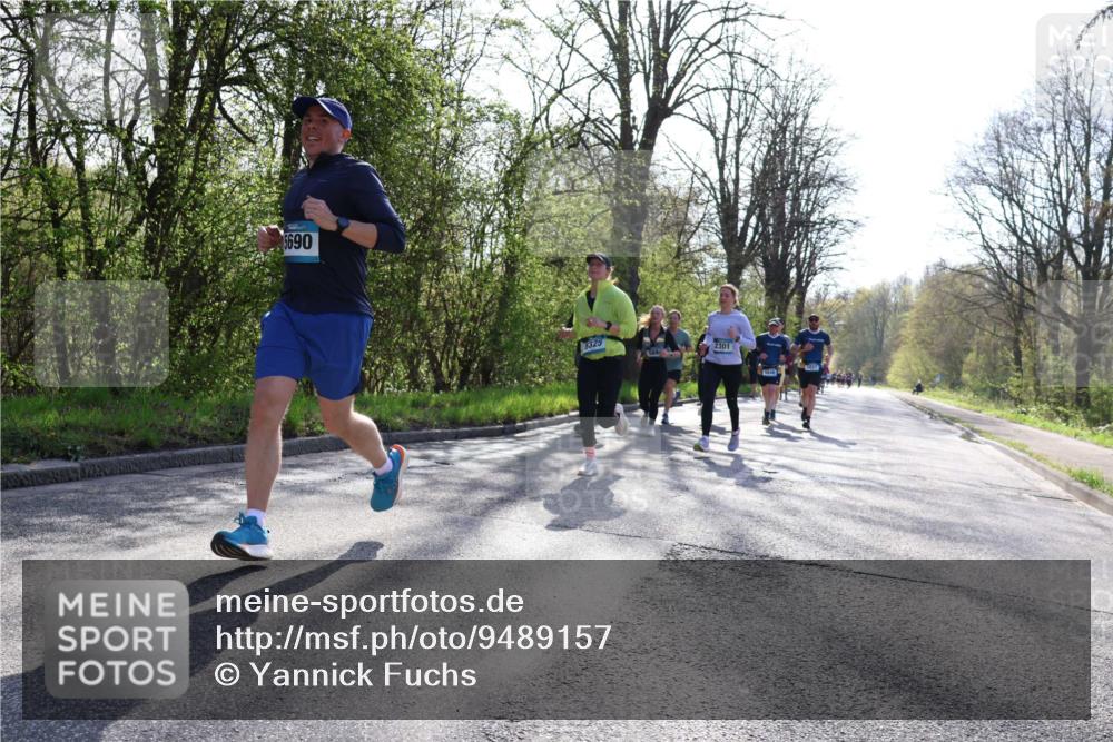 12.04.2026 - 45. Internationalen Wilhelmsburger Insellauf Yannick Fuchs http://msf.ph/oto/9489157 12.04.2026 10:35:03 Laufen 5690, 5325, 2301, 5046 meine-sportfotos.de