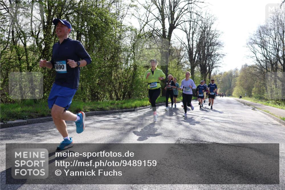 12.04.2026 - 45. Internationalen Wilhelmsburger Insellauf Yannick Fuchs http://msf.ph/oto/9489159 12.04.2026 10:35:04 Laufen 5690, 5325, 2301, 5046 meine-sportfotos.de