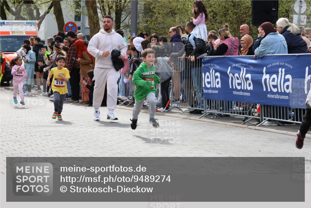 12.04.2026 - 45. Internationalen Wilhelmsburger Insellauf Strokosch-Dieckow http://msf.ph/oto/9489274 12.04.2026 14:09:22 Ziel 927, 215, 577, 223, 271, 691, 1511, 252, 270, 220, 219, 216 meine-sportfotos.de