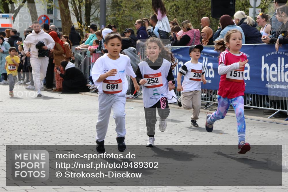 12.04.2026 - 45. Internationalen Wilhelmsburger Insellauf Strokosch-Dieckow http://msf.ph/oto/9489302 12.04.2026 14:09:20 Ziel 12, 911, 741, 1502, 927, 215, 577, 223, 271, 691, 1511, 252, 270, 220, 219 meine-sportfotos.de