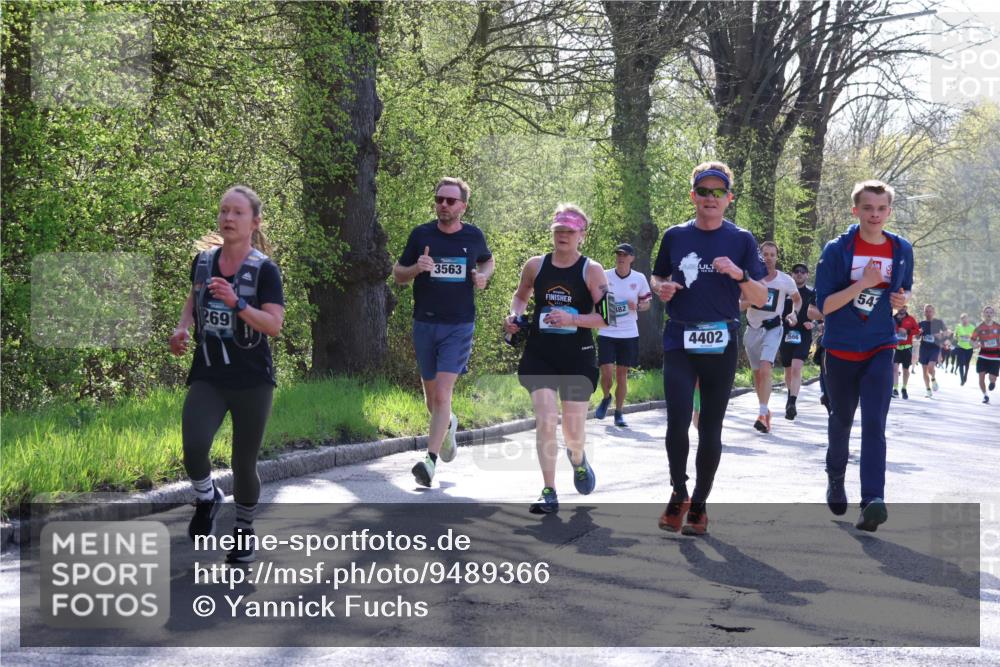12.04.2026 - 45. Internationalen Wilhelmsburger Insellauf Yannick Fuchs http://msf.ph/oto/9489366 12.04.2026 10:35:28 Laufen 269, 3563, 382, 54, 4402 meine-sportfotos.de