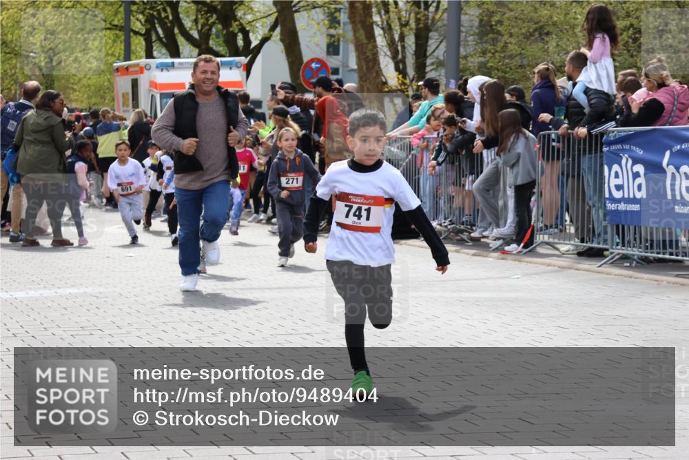 12.04.2026 - 45. Internationalen Wilhelmsburger Insellauf Strokosch-Dieckow http://msf.ph/oto/9489404 12.04.2026 14:09:15 Ziel 453, 273, 955, 786, 947, 180, 12, 911, 741, 1502, 927, 215, 577, 223, 271, 691, 1511, 252 meine-sportfotos.de