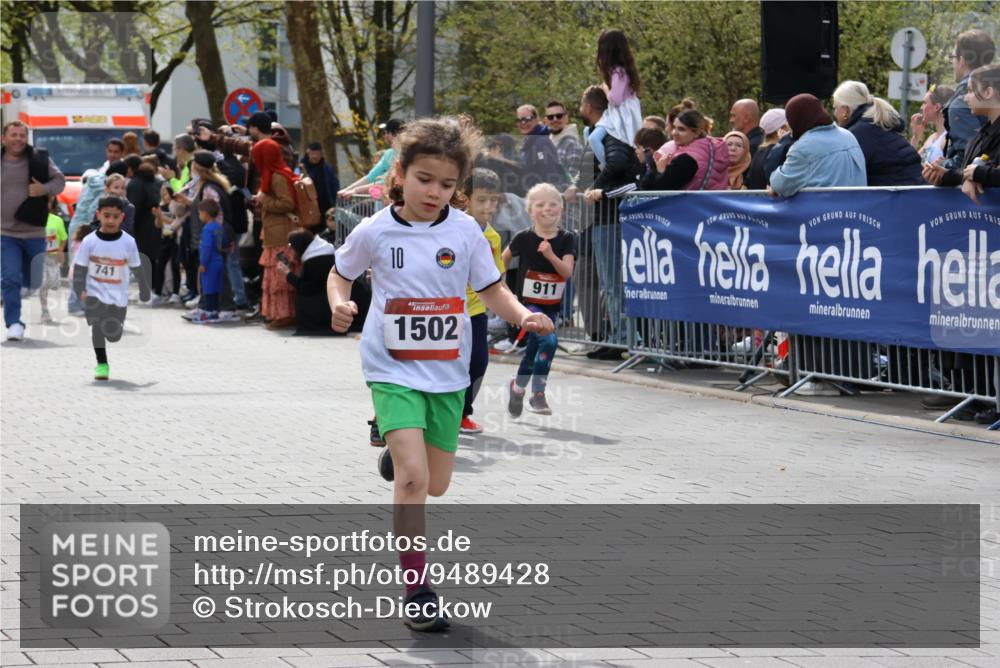 12.04.2026 - 45. Internationalen Wilhelmsburger Insellauf Strokosch-Dieckow http://msf.ph/oto/9489428 12.04.2026 14:09:13 Ziel 191, 1075, 52, 247, 453, 273, 955, 786, 947, 180, 12, 911, 741, 1502, 927, 215, 577, 223, 271 meine-sportfotos.de