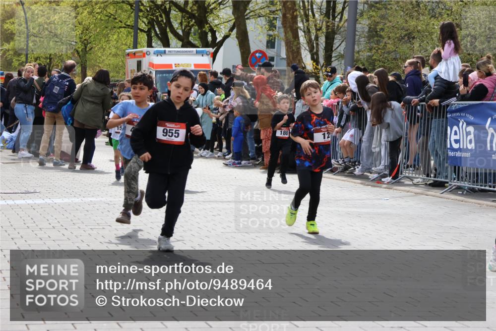 12.04.2026 - 45. Internationalen Wilhelmsburger Insellauf Strokosch-Dieckow http://msf.ph/oto/9489464 12.04.2026 14:09:09 Ziel 50, 256, 214, 939, 274, 191, 1075, 52, 247, 453, 273, 955, 786, 947, 180, 12, 911, 741, 1502 meine-sportfotos.de