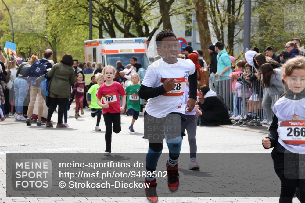 12.04.2026 - 45. Internationalen Wilhelmsburger Insellauf Strokosch-Dieckow http://msf.ph/oto/9489502 12.04.2026 14:08:56 Ziel 211, 711, 530, 91, 254, 1506, 266, 713, 547, 762, 281, 928, 953, 614, 235 meine-sportfotos.de