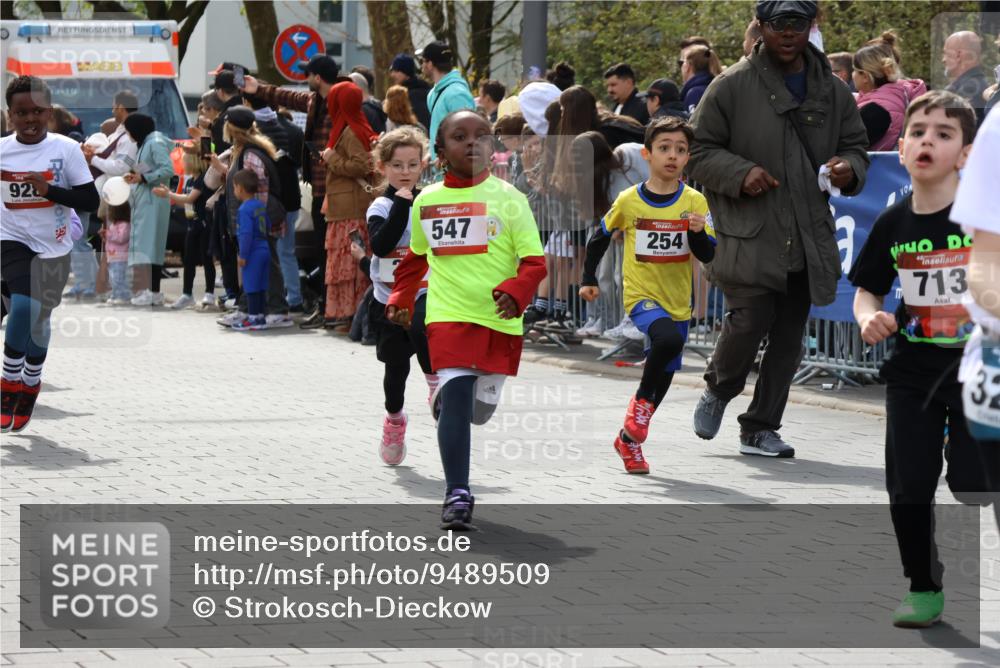 12.04.2026 - 45. Internationalen Wilhelmsburger Insellauf Strokosch-Dieckow http://msf.ph/oto/9489509 12.04.2026 14:08:55 Ziel 211, 711, 530, 91, 254, 1506, 266, 713, 547, 762, 281, 928, 953, 614, 235 meine-sportfotos.de