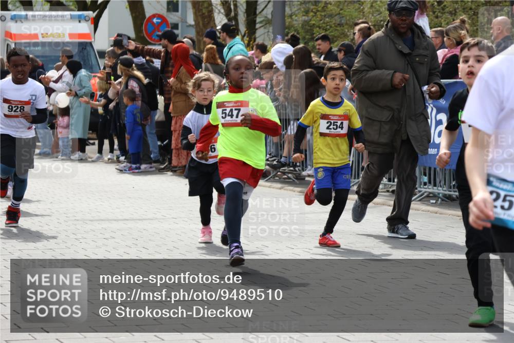 12.04.2026 - 45. Internationalen Wilhelmsburger Insellauf Strokosch-Dieckow http://msf.ph/oto/9489510 12.04.2026 14:08:54 Ziel 211, 711, 530, 91, 254, 1506, 266, 713, 547, 762, 281, 928, 953 meine-sportfotos.de