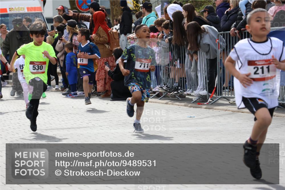 12.04.2026 - 45. Internationalen Wilhelmsburger Insellauf Strokosch-Dieckow http://msf.ph/oto/9489531 12.04.2026 14:08:49 Ziel 774, 919, 754, 211, 711, 530, 91, 254, 1506, 266 meine-sportfotos.de