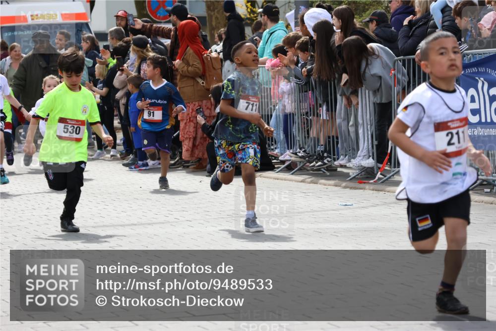 12.04.2026 - 45. Internationalen Wilhelmsburger Insellauf Strokosch-Dieckow http://msf.ph/oto/9489533 12.04.2026 14:08:49 Ziel 774, 919, 754, 211, 711, 530, 91, 254, 1506, 266 meine-sportfotos.de