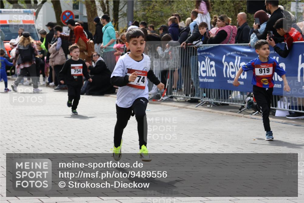12.04.2026 - 45. Internationalen Wilhelmsburger Insellauf Strokosch-Dieckow http://msf.ph/oto/9489556 12.04.2026 14:08:43 Ziel 1057, 232, 749, 967, 774, 919, 754 meine-sportfotos.de