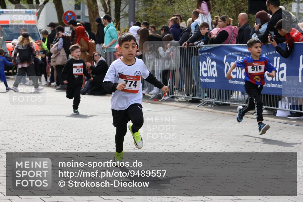 12.04.2026 - 45. Internationalen Wilhelmsburger Insellauf Strokosch-Dieckow http://msf.ph/oto/9489557 12.04.2026 14:08:43 Ziel 1057, 232, 749, 967, 774, 919, 754 meine-sportfotos.de