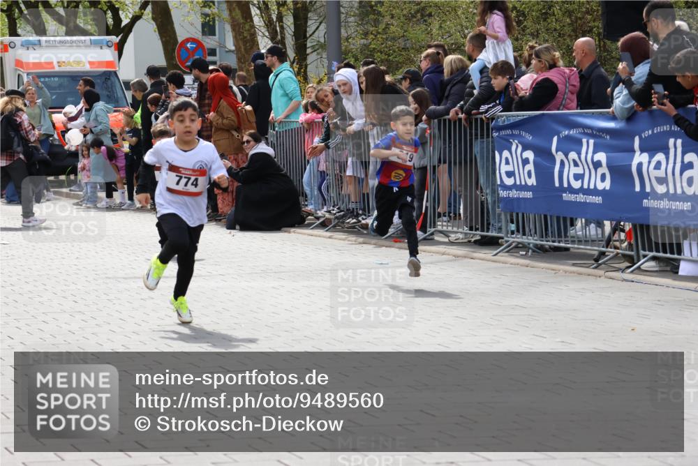 12.04.2026 - 45. Internationalen Wilhelmsburger Insellauf Strokosch-Dieckow http://msf.ph/oto/9489560 12.04.2026 14:08:42 Ziel 1057, 232, 749, 967, 774, 919, 754 meine-sportfotos.de