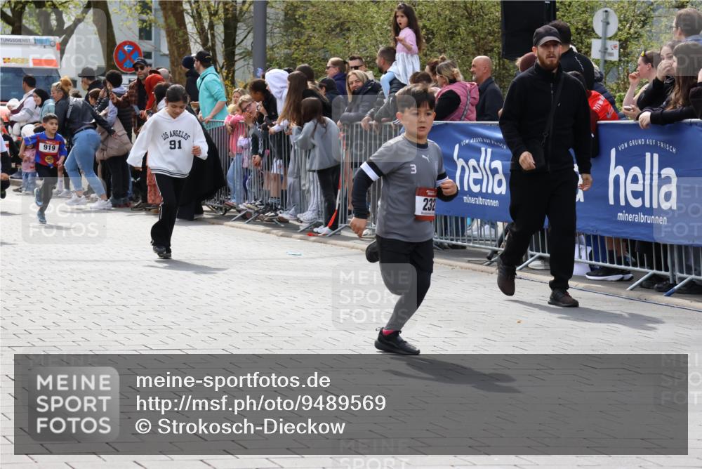 12.04.2026 - 45. Internationalen Wilhelmsburger Insellauf Strokosch-Dieckow http://msf.ph/oto/9489569 12.04.2026 14:08:40 Ziel 174, 653, 143, 1057, 232, 749, 967, 774, 919 meine-sportfotos.de