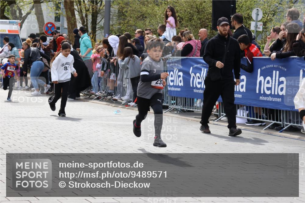 12.04.2026 - 45. Internationalen Wilhelmsburger Insellauf Strokosch-Dieckow http://msf.ph/oto/9489571 12.04.2026 14:08:40 Ziel 174, 653, 143, 1057, 232, 749, 967, 774, 919 meine-sportfotos.de