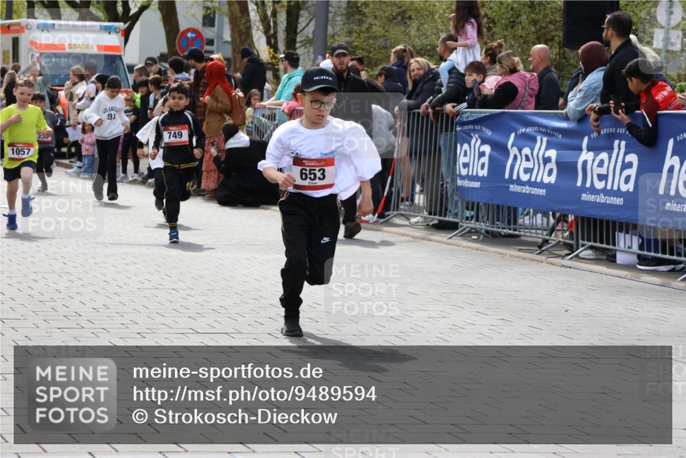 12.04.2026 - 45. Internationalen Wilhelmsburger Insellauf Strokosch-Dieckow http://msf.ph/oto/9489594 12.04.2026 14:08:36 Ziel 782, 258, 175, 174, 653, 143, 1057, 232, 749, 967 meine-sportfotos.de