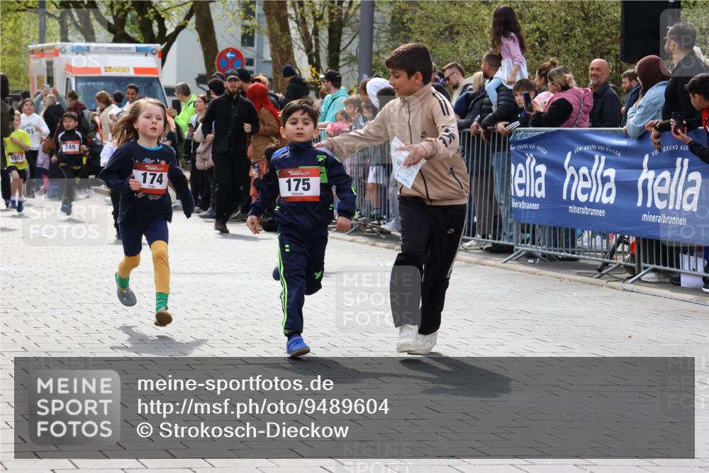 12.04.2026 - 45. Internationalen Wilhelmsburger Insellauf Strokosch-Dieckow http://msf.ph/oto/9489604 12.04.2026 14:08:33 Ziel 1505, 782, 258, 175, 174, 653, 143, 1057, 232 meine-sportfotos.de