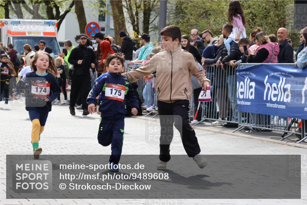 12.04.2026 - 45. Internationalen Wilhelmsburger Insellauf Strokosch-Dieckow http://msf.ph/oto/9489608 12.04.2026 14:08:32 Ziel 716, 1505, 782, 258, 175, 174, 653, 143, 1057 meine-sportfotos.de