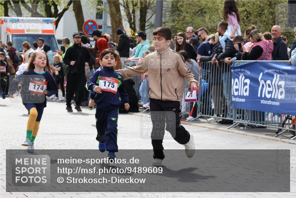12.04.2026 - 45. Internationalen Wilhelmsburger Insellauf Strokosch-Dieckow http://msf.ph/oto/9489609 12.04.2026 14:08:32 Ziel 716, 1505, 782, 258, 175, 174, 653, 143, 1057 meine-sportfotos.de
