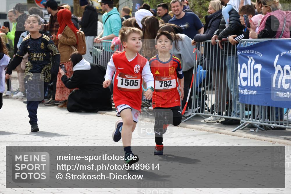 12.04.2026 - 45. Internationalen Wilhelmsburger Insellauf Strokosch-Dieckow http://msf.ph/oto/9489614 12.04.2026 14:08:28 Ziel 58, 26, 716, 1505, 782, 258, 175, 174 meine-sportfotos.de