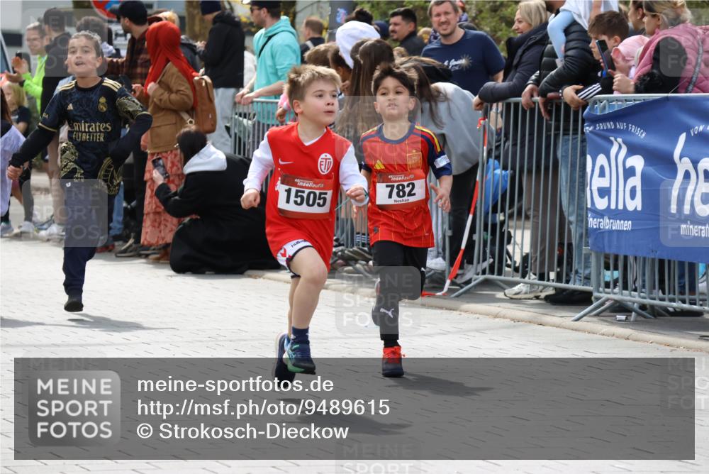12.04.2026 - 45. Internationalen Wilhelmsburger Insellauf Strokosch-Dieckow http://msf.ph/oto/9489615 12.04.2026 14:08:27 Ziel 58, 26, 716, 1505, 782, 258, 175 meine-sportfotos.de