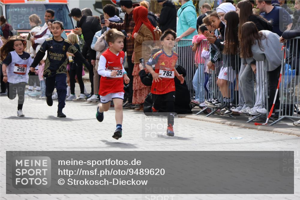 12.04.2026 - 45. Internationalen Wilhelmsburger Insellauf Strokosch-Dieckow http://msf.ph/oto/9489620 12.04.2026 14:08:26 Ziel 1509, 58, 26, 716, 1505, 782, 258 meine-sportfotos.de