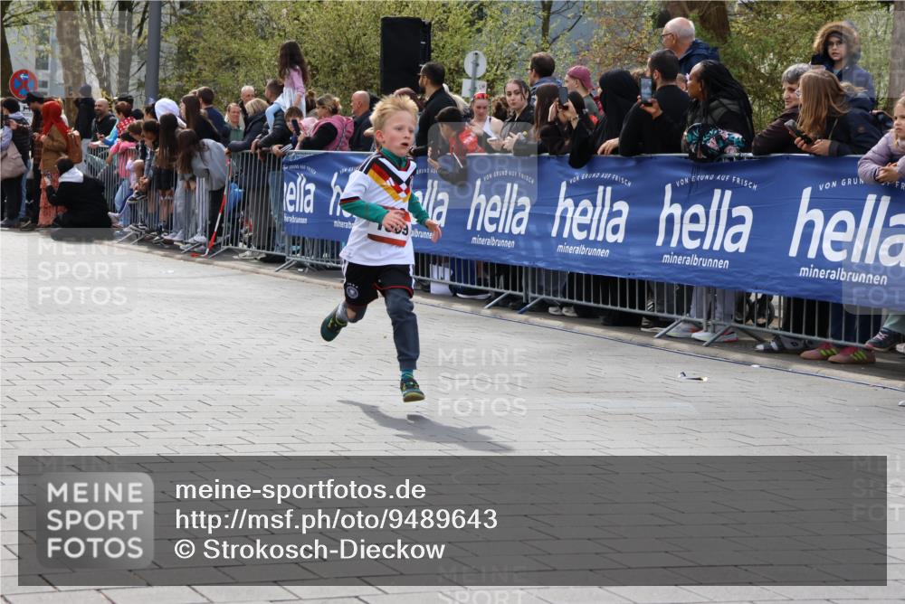 12.04.2026 - 45. Internationalen Wilhelmsburger Insellauf Strokosch-Dieckow http://msf.ph/oto/9489643 12.04.2026 14:08:19 Ziel 1510, 1509, 58, 26 meine-sportfotos.de