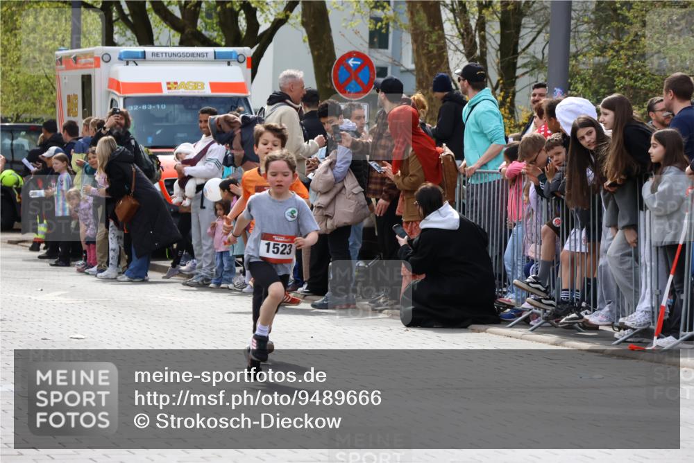 12.04.2026 - 45. Internationalen Wilhelmsburger Insellauf Strokosch-Dieckow http://msf.ph/oto/9489666 12.04.2026 14:08:09 Ziel 1508, 1523, 788 meine-sportfotos.de