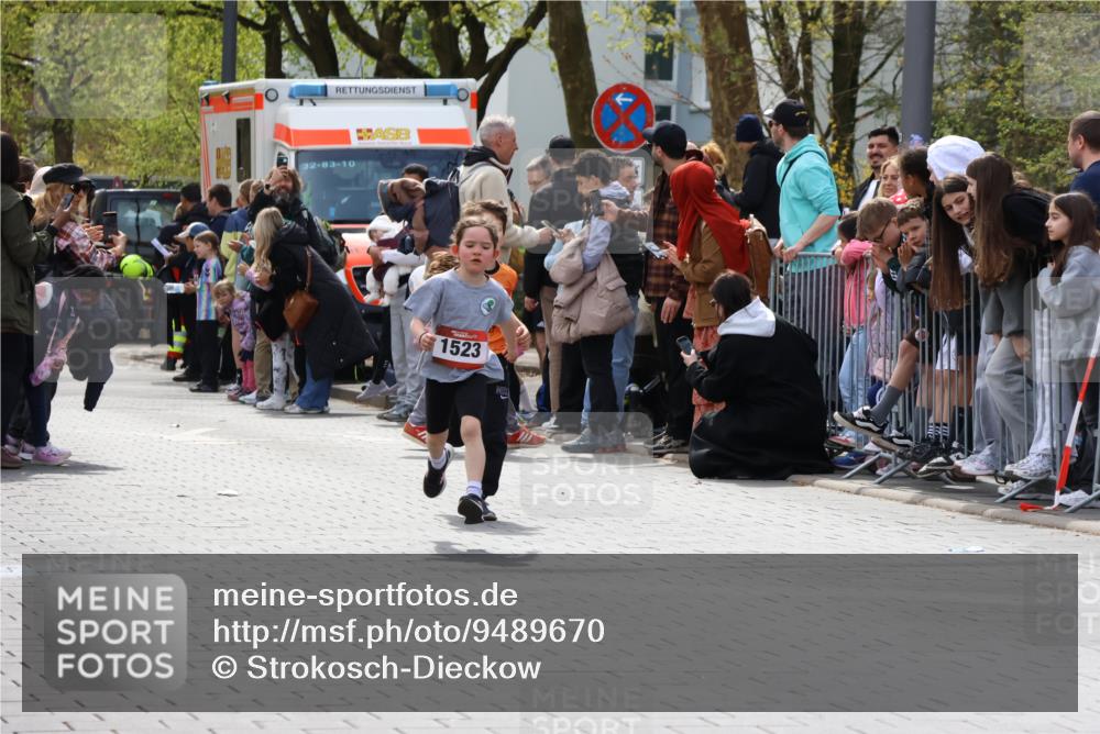 12.04.2026 - 45. Internationalen Wilhelmsburger Insellauf Strokosch-Dieckow http://msf.ph/oto/9489670 12.04.2026 14:08:08 Ziel 1508, 1523, 788 meine-sportfotos.de