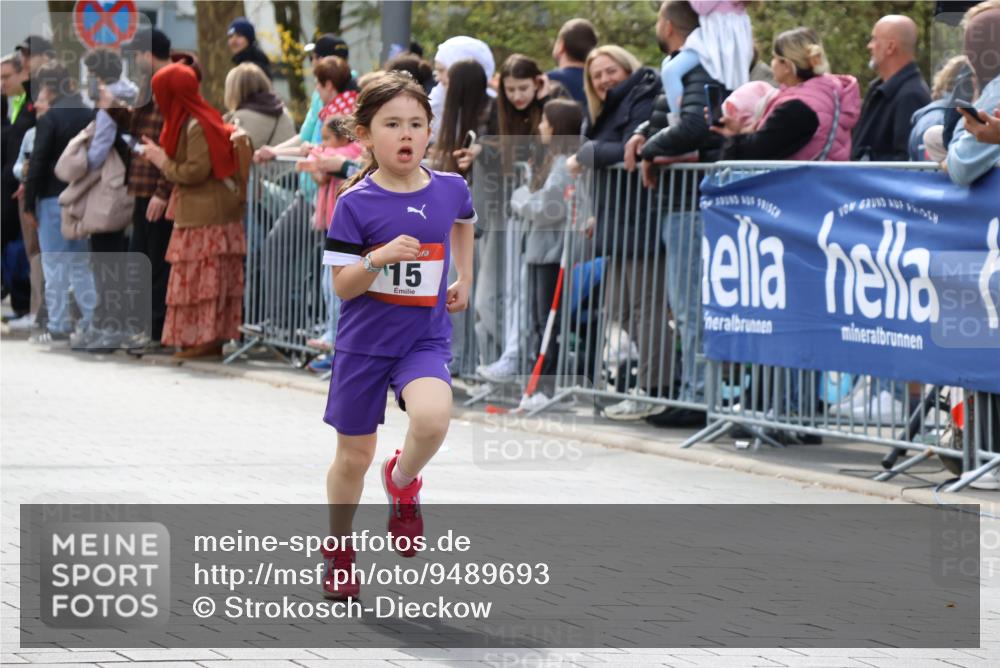 12.04.2026 - 45. Internationalen Wilhelmsburger Insellauf Strokosch-Dieckow http://msf.ph/oto/9489693 12.04.2026 14:08:00 Ziel 15, 1508 meine-sportfotos.de