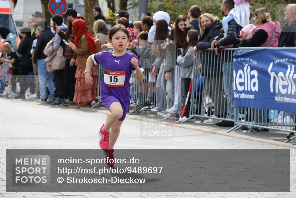 12.04.2026 - 45. Internationalen Wilhelmsburger Insellauf Strokosch-Dieckow http://msf.ph/oto/9489697 12.04.2026 14:08:00 Ziel 15, 1508 meine-sportfotos.de