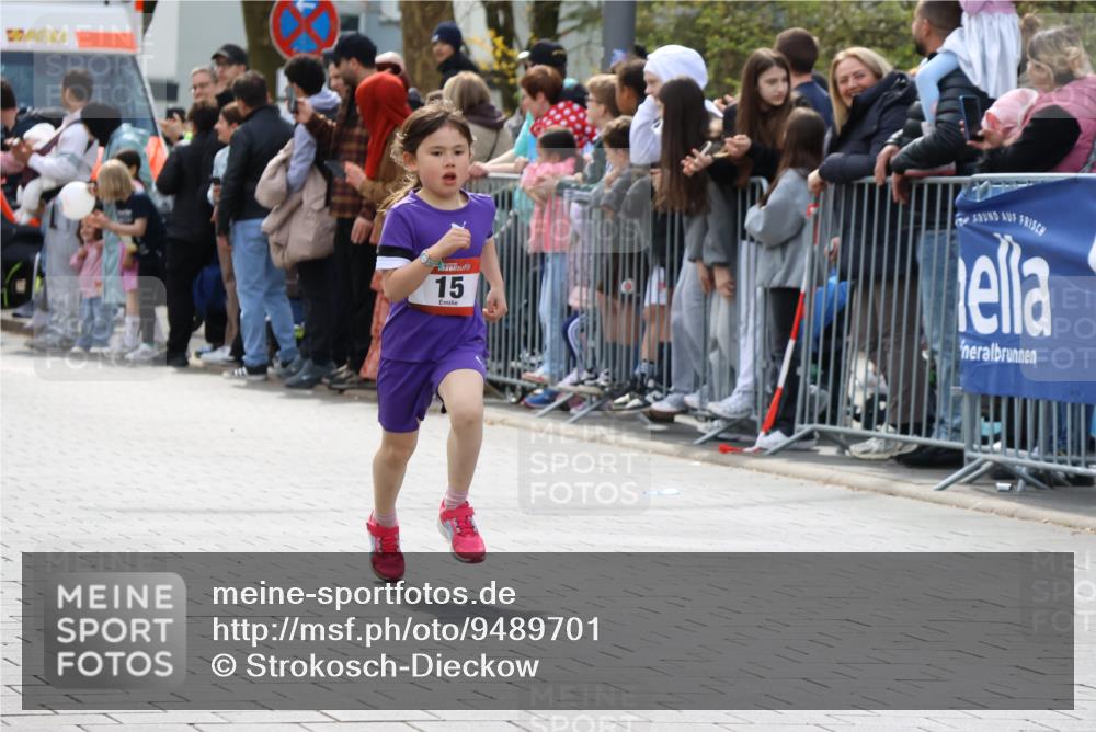 12.04.2026 - 45. Internationalen Wilhelmsburger Insellauf Strokosch-Dieckow http://msf.ph/oto/9489701 12.04.2026 14:08:00 Ziel 15, 1508 meine-sportfotos.de