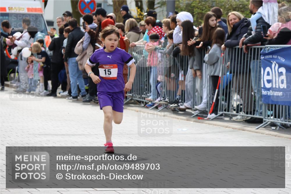 12.04.2026 - 45. Internationalen Wilhelmsburger Insellauf Strokosch-Dieckow http://msf.ph/oto/9489703 12.04.2026 14:08:00 Ziel 15, 1508 meine-sportfotos.de