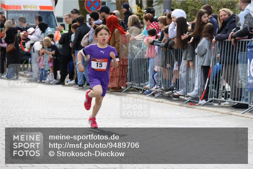 12.04.2026 - 45. Internationalen Wilhelmsburger Insellauf Strokosch-Dieckow http://msf.ph/oto/9489706 12.04.2026 14:08:00 Ziel 15, 1508 meine-sportfotos.de