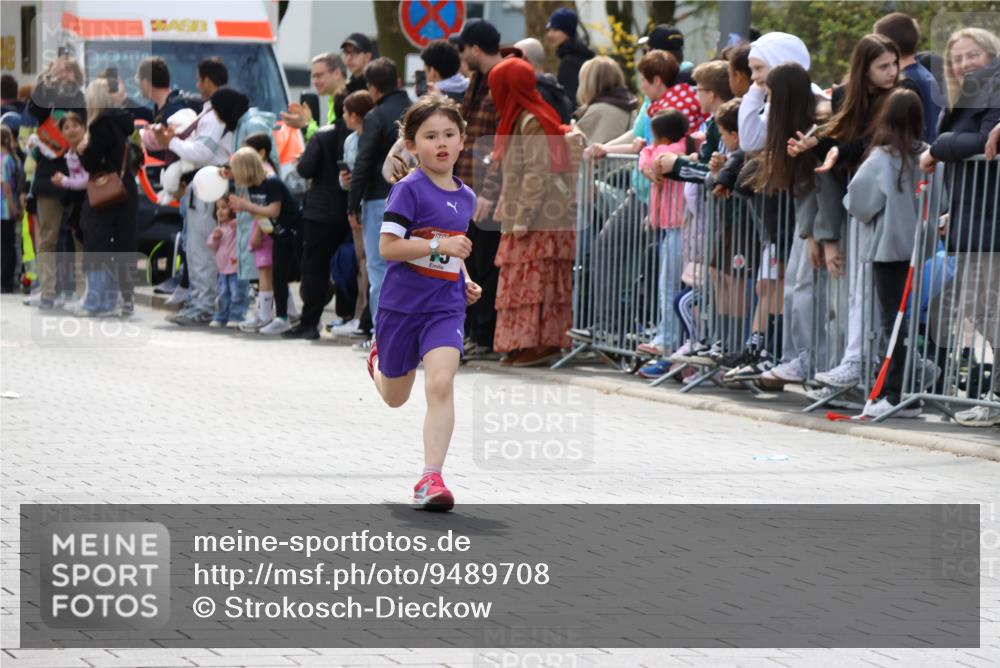 12.04.2026 - 45. Internationalen Wilhelmsburger Insellauf Strokosch-Dieckow http://msf.ph/oto/9489708 12.04.2026 14:07:59 Ziel 15, 1508 meine-sportfotos.de