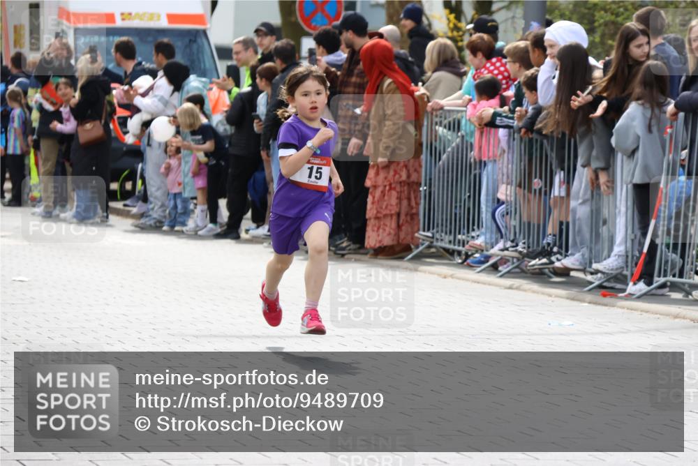 12.04.2026 - 45. Internationalen Wilhelmsburger Insellauf Strokosch-Dieckow http://msf.ph/oto/9489709 12.04.2026 14:07:59 Ziel 15, 1508 meine-sportfotos.de