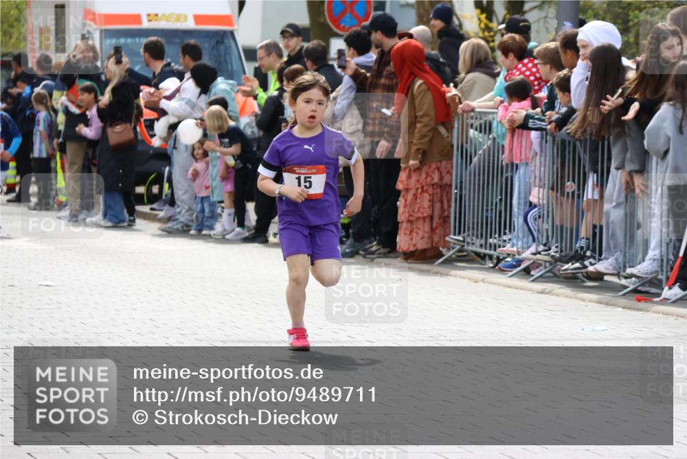 12.04.2026 - 45. Internationalen Wilhelmsburger Insellauf Strokosch-Dieckow http://msf.ph/oto/9489711 12.04.2026 14:07:59 Ziel 15, 1508 meine-sportfotos.de
