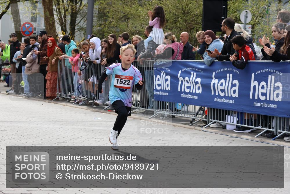 12.04.2026 - 45. Internationalen Wilhelmsburger Insellauf Strokosch-Dieckow http://msf.ph/oto/9489721 12.04.2026 14:07:47 Ziel 1522 meine-sportfotos.de
