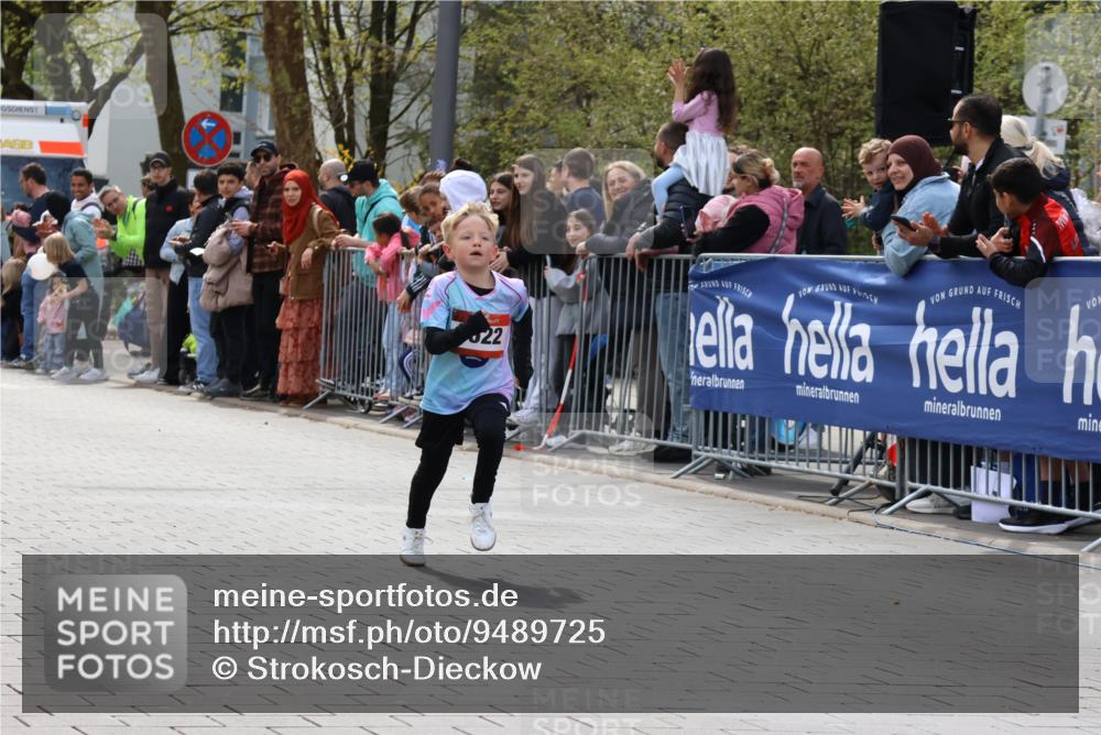 12.04.2026 - 45. Internationalen Wilhelmsburger Insellauf Strokosch-Dieckow http://msf.ph/oto/9489725 12.04.2026 14:07:47 Ziel 1522 meine-sportfotos.de