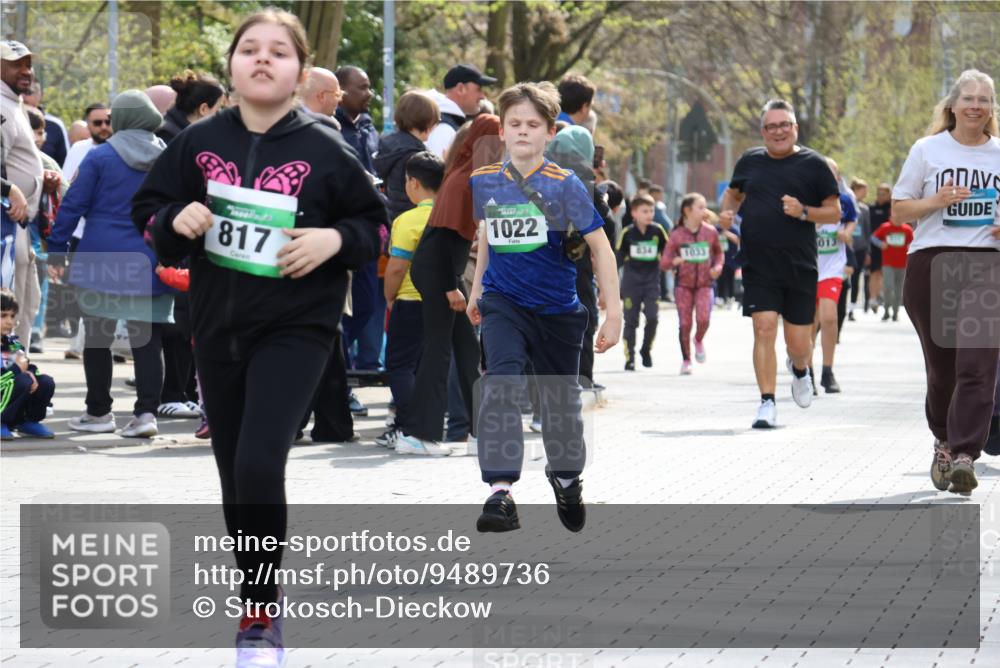 12.04.2026 - 45. Internationalen Wilhelmsburger Insellauf Strokosch-Dieckow http://msf.ph/oto/9489736 12.04.2026 14:36:17 Ziel 1024, 517, 521, 817, 1022 meine-sportfotos.de