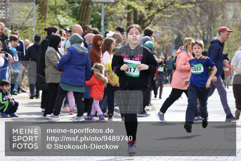 12.04.2026 - 45. Internationalen Wilhelmsburger Insellauf Strokosch-Dieckow http://msf.ph/oto/9489740 12.04.2026 14:36:16 Ziel 125, 827, 1024, 517, 521, 817, 1022 meine-sportfotos.de