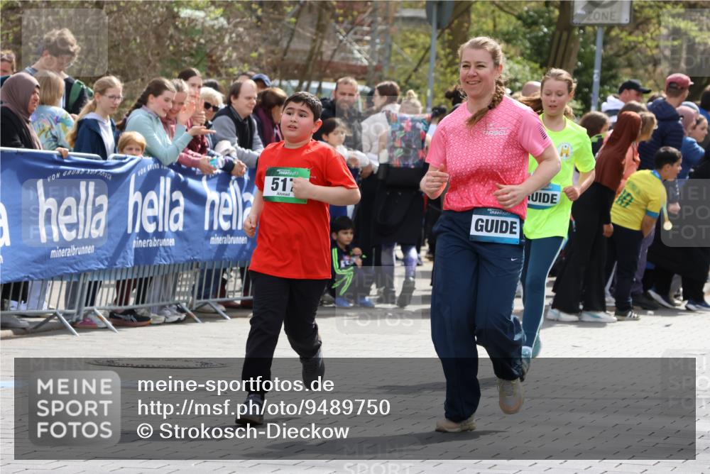 12.04.2026 - 45. Internationalen Wilhelmsburger Insellauf Strokosch-Dieckow http://msf.ph/oto/9489750 12.04.2026 14:36:11 Ziel 820, 328, 1025, 360, 325, 125, 827, 1024, 517, 521 meine-sportfotos.de