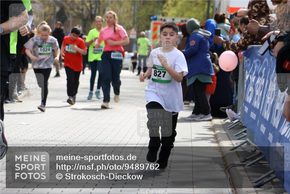 12.04.2026 - 45. Internationalen Wilhelmsburger Insellauf Strokosch-Dieckow http://msf.ph/oto/9489762 12.04.2026 14:36:06 Ziel 93, 148, 1710, 863, 820, 328, 1025, 360, 325, 125, 827 meine-sportfotos.de