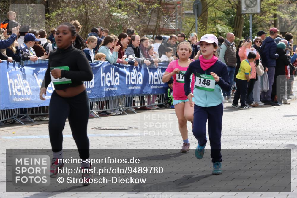 12.04.2026 - 45. Internationalen Wilhelmsburger Insellauf Strokosch-Dieckow http://msf.ph/oto/9489780 12.04.2026 14:36:00 Ziel 344, 90, 1732, 847, 641, 1056, 411, 93, 148, 1710, 863 meine-sportfotos.de
