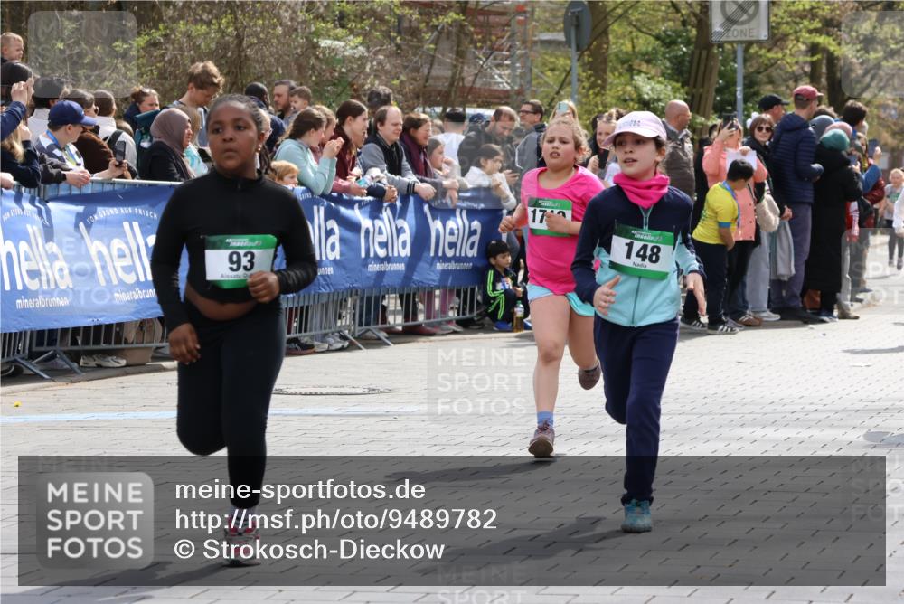 12.04.2026 - 45. Internationalen Wilhelmsburger Insellauf Strokosch-Dieckow http://msf.ph/oto/9489782 12.04.2026 14:36:00 Ziel 344, 90, 1732, 847, 641, 1056, 411, 93, 148, 1710, 863 meine-sportfotos.de