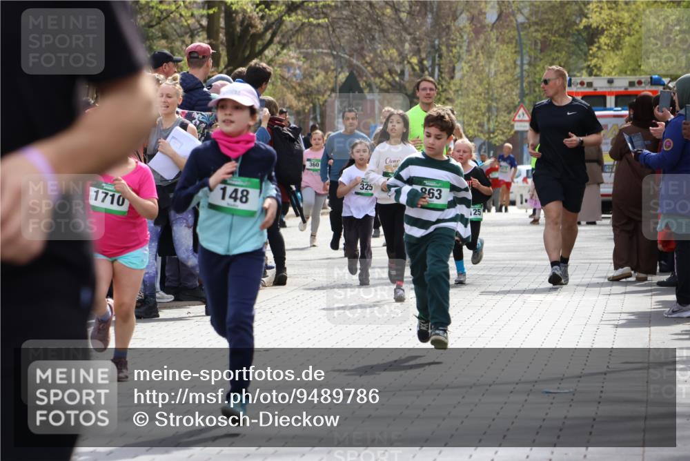 12.04.2026 - 45. Internationalen Wilhelmsburger Insellauf Strokosch-Dieckow http://msf.ph/oto/9489786 12.04.2026 14:35:59 Ziel 79, 76, 344, 90, 1732, 847, 641, 1056, 411, 93, 148, 1710, 863 meine-sportfotos.de