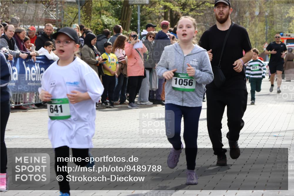 12.04.2026 - 45. Internationalen Wilhelmsburger Insellauf Strokosch-Dieckow http://msf.ph/oto/9489788 12.04.2026 14:35:56 Ziel 583, 628, 557, 585, 79, 76, 344, 90, 1732, 847, 641, 1056, 411, 93, 148 meine-sportfotos.de