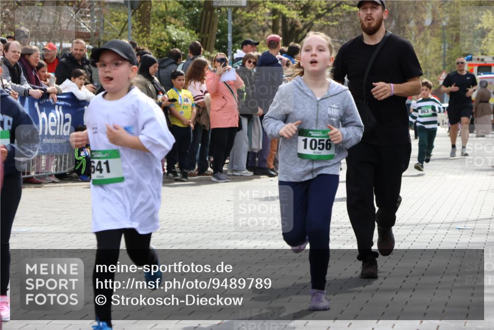 12.04.2026 - 45. Internationalen Wilhelmsburger Insellauf Strokosch-Dieckow http://msf.ph/oto/9489789 12.04.2026 14:35:56 Ziel 583, 628, 557, 585, 79, 76, 344, 90, 1732, 847, 641, 1056, 411, 93, 148 meine-sportfotos.de