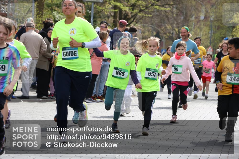12.04.2026 - 45. Internationalen Wilhelmsburger Insellauf Strokosch-Dieckow http://msf.ph/oto/9489816 12.04.2026 14:35:46 Ziel 77, 549, 1729, 606, 13, 850, 481, 81, 1069, 583, 628, 557, 585 meine-sportfotos.de