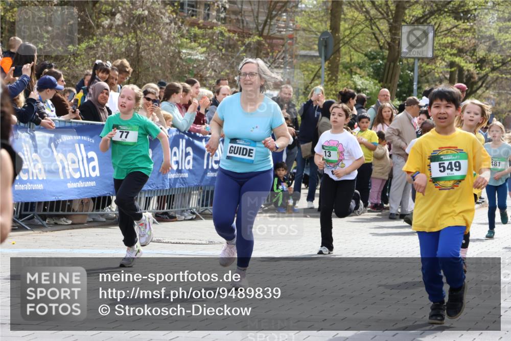 12.04.2026 - 45. Internationalen Wilhelmsburger Insellauf Strokosch-Dieckow http://msf.ph/oto/9489839 12.04.2026 14:35:39 Ziel 515, 432, 513, 442, 603, 364, 425, 813, 674, 1724, 118, 322, 525, 77, 549, 1729, 606, 13, 850, 481 meine-sportfotos.de