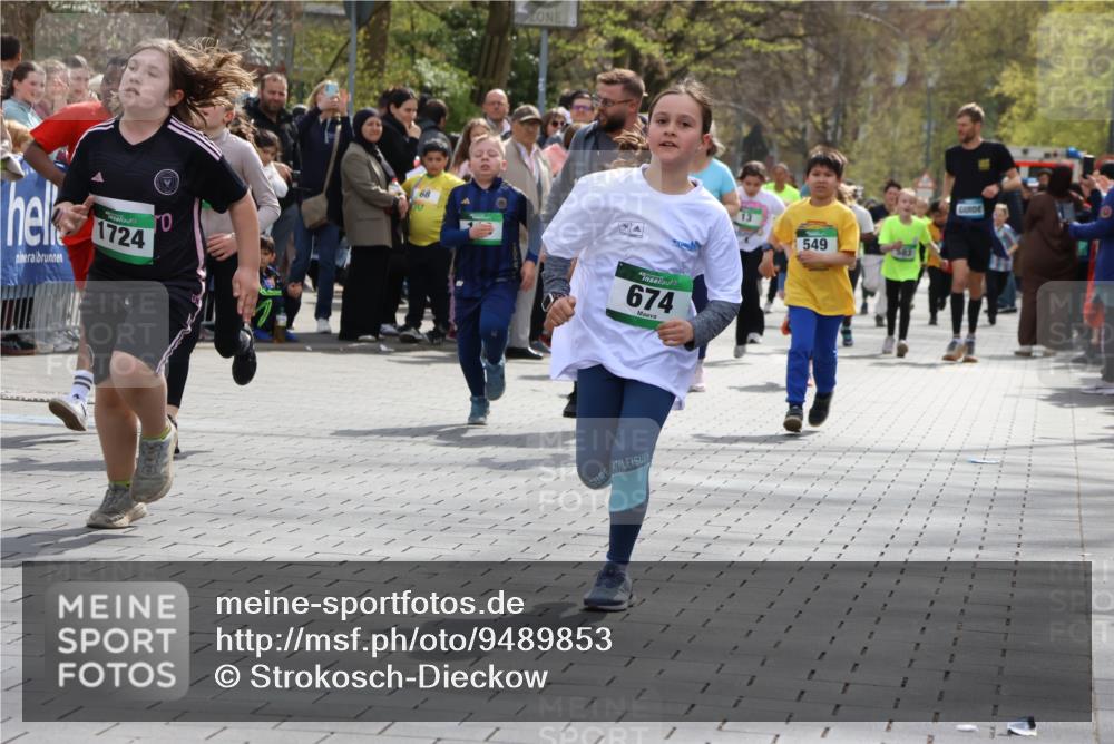 12.04.2026 - 45. Internationalen Wilhelmsburger Insellauf Strokosch-Dieckow http://msf.ph/oto/9489853 12.04.2026 14:35:36 Ziel 514, 594, 680, 851, 515, 432, 513, 442, 603, 364, 425, 813, 674, 1724, 118, 322, 525, 77, 549, 1729, 606 meine-sportfotos.de